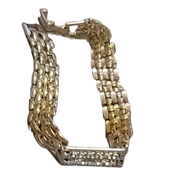 Jewelry - Elegant Gold-Tone Bracelet With Rhinestones
